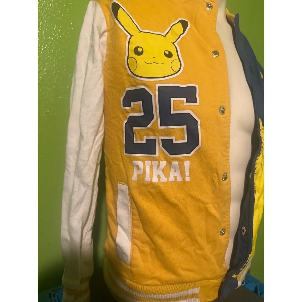 Pikachu jacket - Picture 2 of 8